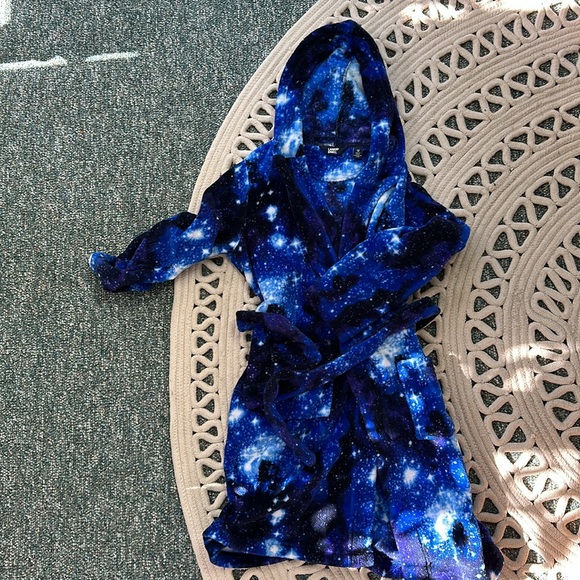 Lands’ End Plush Galaxy Robe - Picture 4 of 6